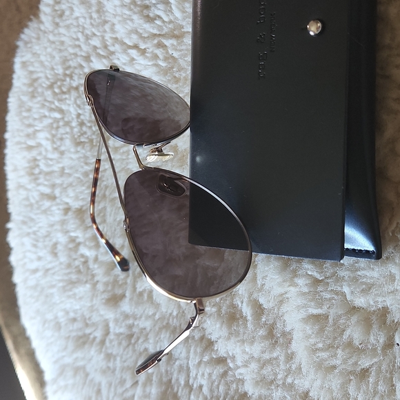 Gorgeous NWT Rag & Bone Aviator Sunglasses with Gradient Lens - Picture 13 of 14